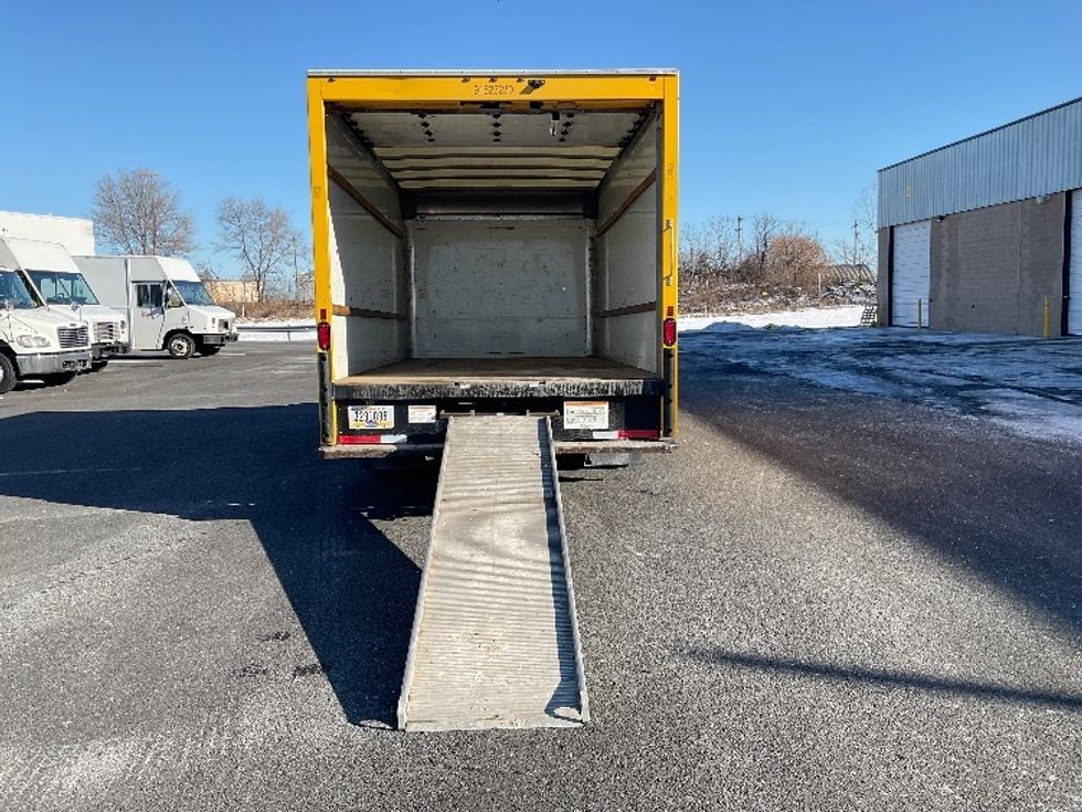 Light Duty Box Truck-Light and Medium Duty Trucks-GMC-2022-Savana G33903-Philadelphia-PA-82,451\n\t\tmiles-$ 29,500 - Image 8