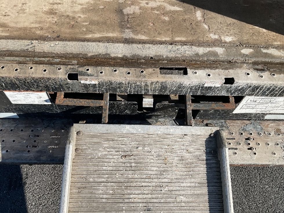 Light Duty Box Truck-Light and Medium Duty Trucks-GMC-2022-Savana G33903-Philadelphia-PA-82,451\n\t\tmiles-$ 29,500 - Image 9