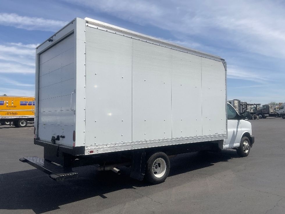 Light Duty Box Truck-Light and Medium Duty Trucks-GMC-2022-Savana G33903-Phoenix-AZ-135,018\n\t\tmiles-$ 22,750 - Image 12