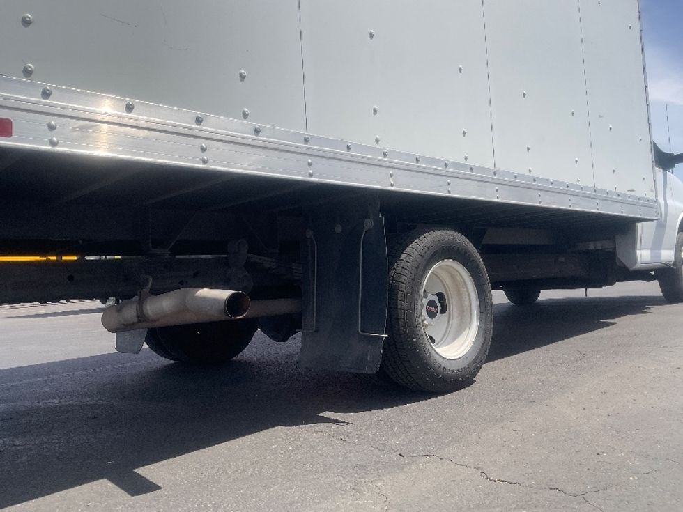 Light Duty Box Truck-Light and Medium Duty Trucks-GMC-2022-Savana G33903-Phoenix-AZ-135,018\n\t\tmiles-$ 22,750 - Image 13