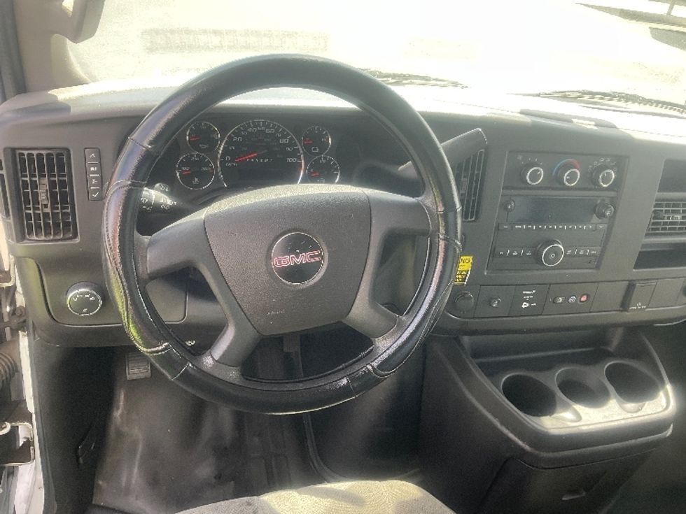 Light Duty Box Truck-Light and Medium Duty Trucks-GMC-2022-Savana G33903-Phoenix-AZ-135,018\n\t\tmiles-$ 22,750 - Image 16