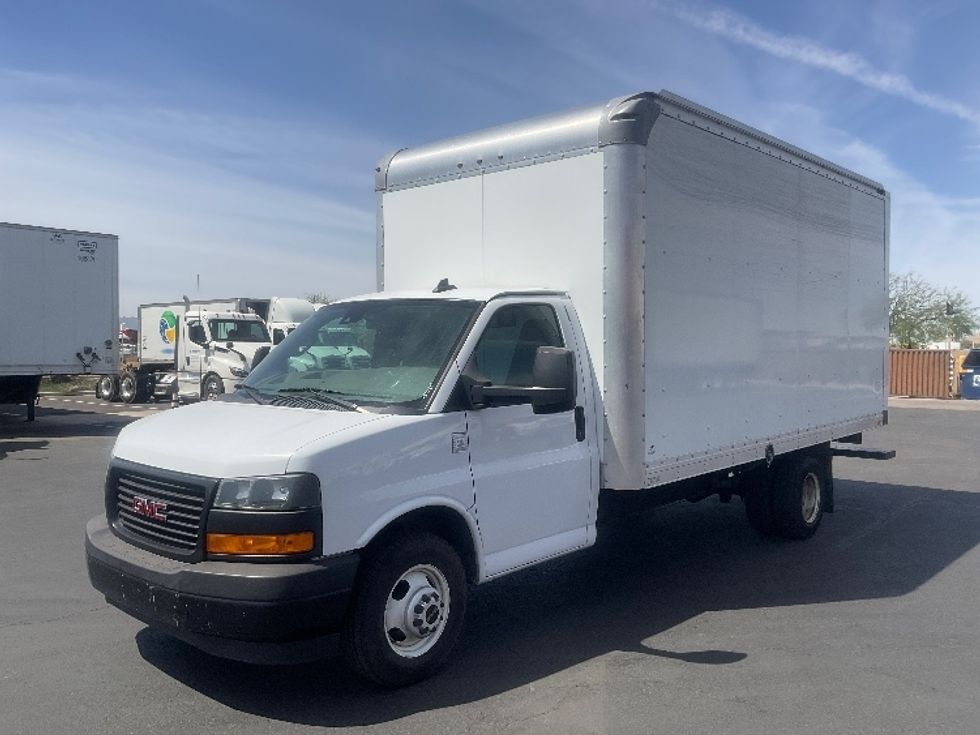 Light Duty Box Truck-Light and Medium Duty Trucks-GMC-2022-Savana G33903-Phoenix-AZ-135,018\n\t\tmiles-$ 22,750 - Image 3