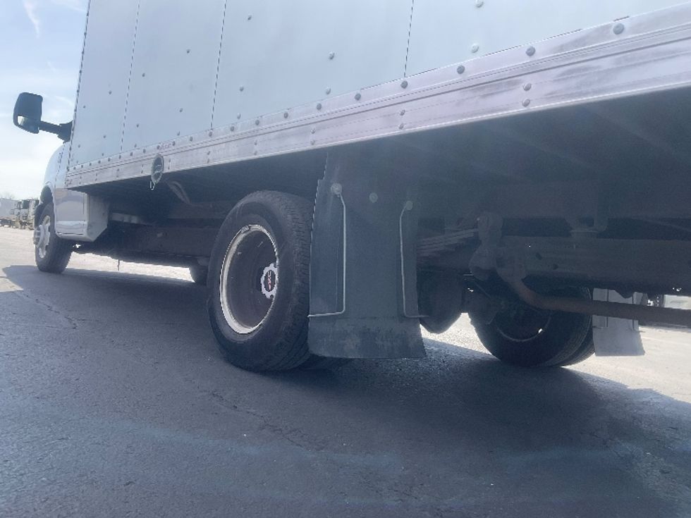 Light Duty Box Truck-Light and Medium Duty Trucks-GMC-2022-Savana G33903-Phoenix-AZ-135,018\n\t\tmiles-$ 22,750 - Image 5