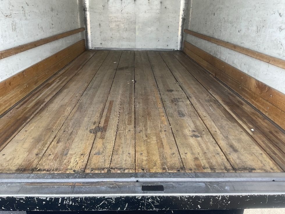 Light Duty Box Truck-Light and Medium Duty Trucks-GMC-2022-Savana G33903-Phoenix-AZ-135,018\n\t\tmiles-$ 22,750 - Image 9