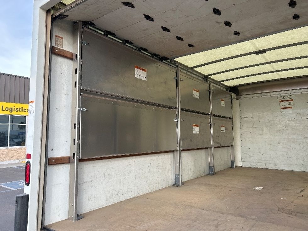 Light Duty Box Truck-Light and Medium Duty Trucks-GMC-2022-Savana G33903-Phoenix-AZ-29,292\n\t\tmiles-$ 45,000 - Image 11