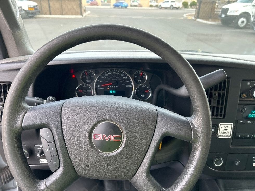 Light Duty Box Truck-Light and Medium Duty Trucks-GMC-2022-Savana G33903-Phoenix-AZ-29,292\n\t\tmiles-$ 45,000 - Image 18