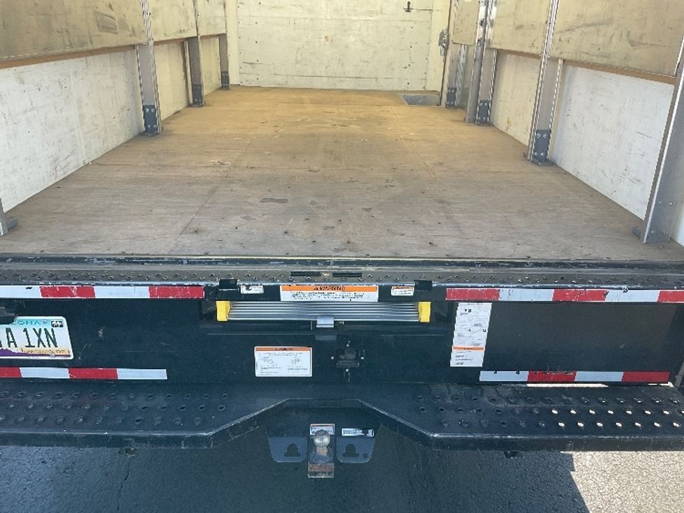 Light Duty Box Truck-Light and Medium Duty Trucks-GMC-2022-Savana G33903-Phoenix-AZ-33,191\n\t\tmiles-$ 49,750 - Image 10