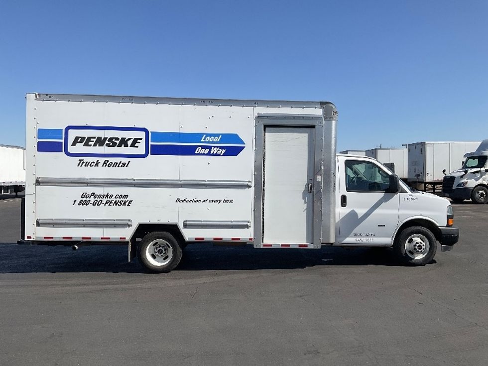 Light Duty Box Truck-Light and Medium Duty Trucks-GMC-2022-Savana G33903-Phoenix-AZ-33,191\n\t\tmiles-$ 49,750 - Image 15