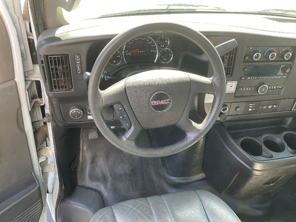 Light Duty Box Truck-Light and Medium Duty Trucks-GMC-2022-Savana G33903-Phoenix-AZ-33,191\n\t\tmiles-$ 49,750 - Image 18