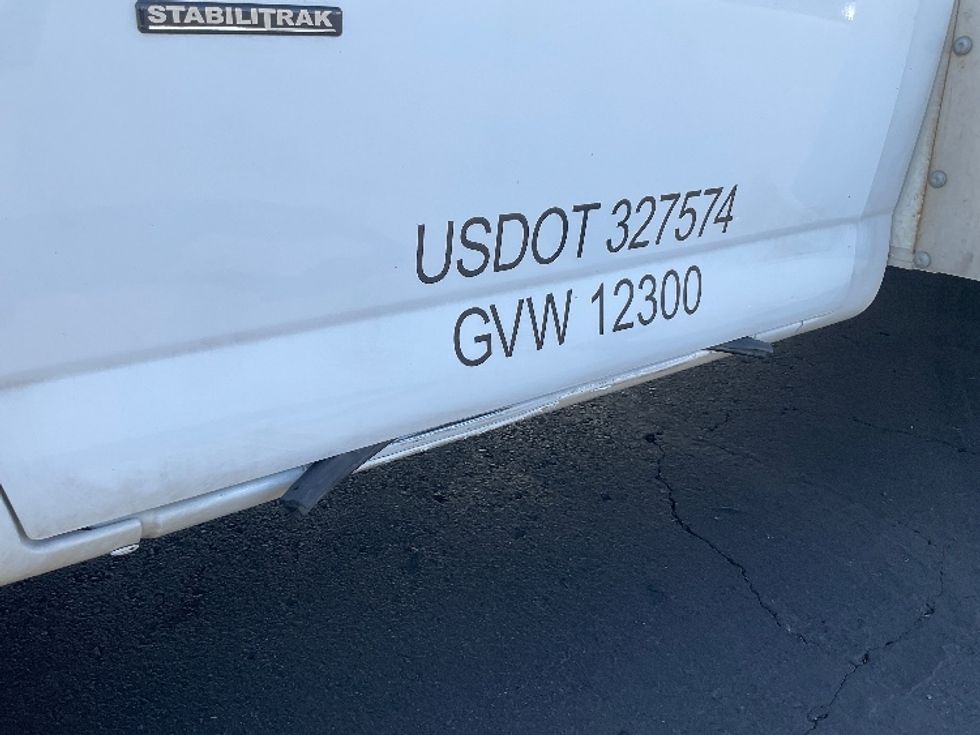 Light Duty Box Truck-Light and Medium Duty Trucks-GMC-2022-Savana G33903-Phoenix-AZ-33,191\n\t\tmiles-$ 49,750 - Image 25