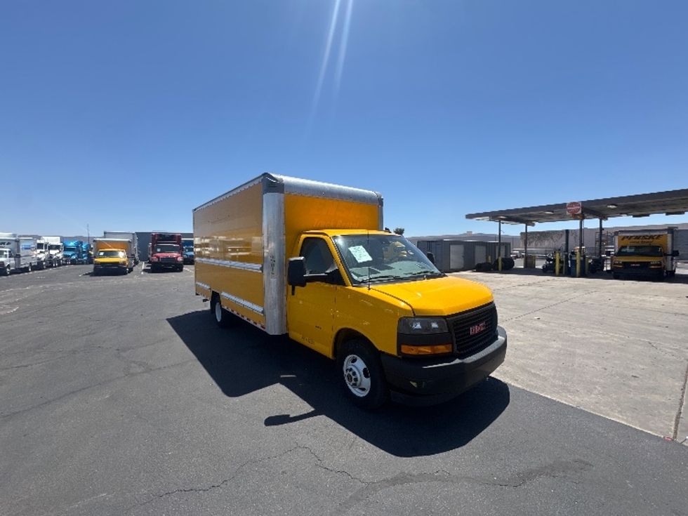 Light Duty Box Truck-Light and Medium Duty Trucks-GMC-2022-Savana G33903-Phoenix-AZ-58,877\n\t\tmiles-$ 29,250 - Image 1