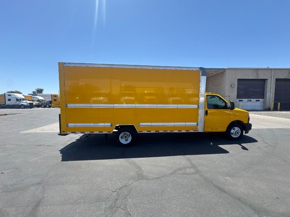 Light Duty Box Truck-Light and Medium Duty Trucks-GMC-2022-Savana G33903-Phoenix-AZ-58,877\n\t\tmiles-$ 29,250 - Image 11