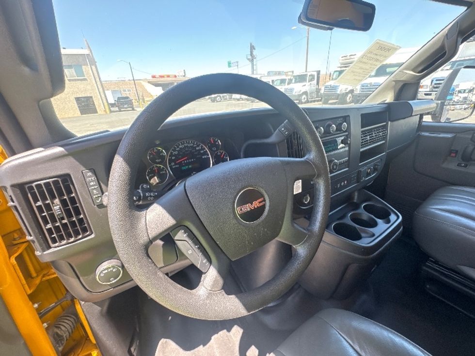 Light Duty Box Truck-Light and Medium Duty Trucks-GMC-2022-Savana G33903-Phoenix-AZ-58,877\n\t\tmiles-$ 29,250 - Image 13