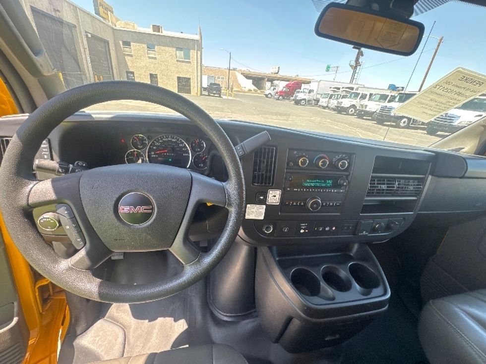 Light Duty Box Truck-Light and Medium Duty Trucks-GMC-2022-Savana G33903-Phoenix-AZ-58,877\n\t\tmiles-$ 29,250 - Image 14