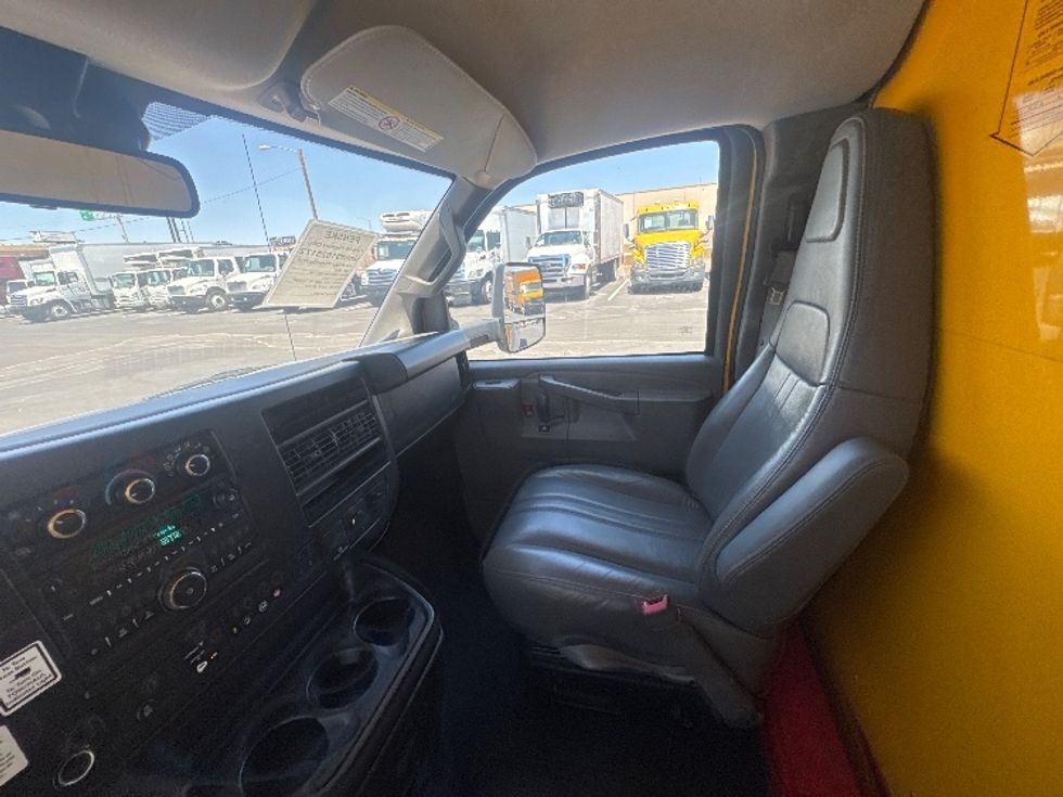 Light Duty Box Truck-Light and Medium Duty Trucks-GMC-2022-Savana G33903-Phoenix-AZ-58,877\n\t\tmiles-$ 29,250 - Image 15