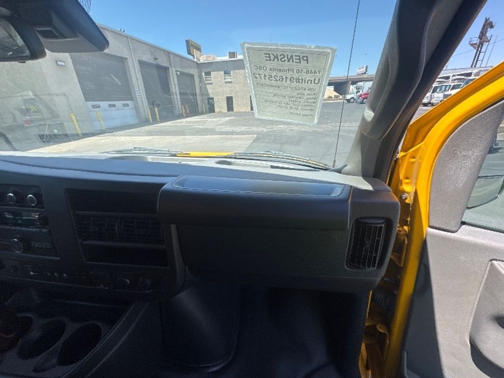 Light Duty Box Truck-Light and Medium Duty Trucks-GMC-2022-Savana G33903-Phoenix-AZ-58,877\n\t\tmiles-$ 29,250 - Image 17