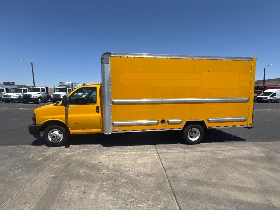 Light Duty Box Truck-Light and Medium Duty Trucks-GMC-2022-Savana G33903-Phoenix-AZ-58,877\n\t\tmiles-$ 29,250 - Image 4