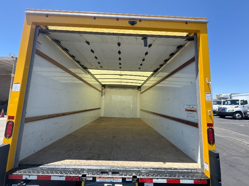 Light Duty Box Truck-Light and Medium Duty Trucks-GMC-2022-Savana G33903-Phoenix-AZ-58,877\n\t\tmiles-$ 29,250 - Image 7