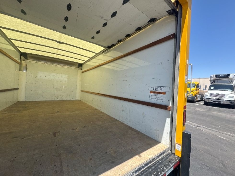 Light Duty Box Truck-Light and Medium Duty Trucks-GMC-2022-Savana G33903-Phoenix-AZ-58,877\n\t\tmiles-$ 29,250 - Image 9