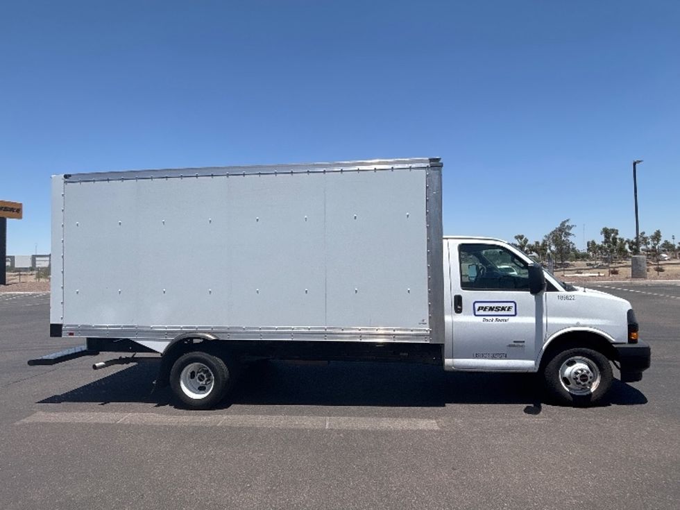 Light Duty Box Truck-Light and Medium Duty Trucks-GMC-2022-Savana G33903-Phoenix-AZ-74,095\n\t\tmiles-$ 35,250 - Image 16