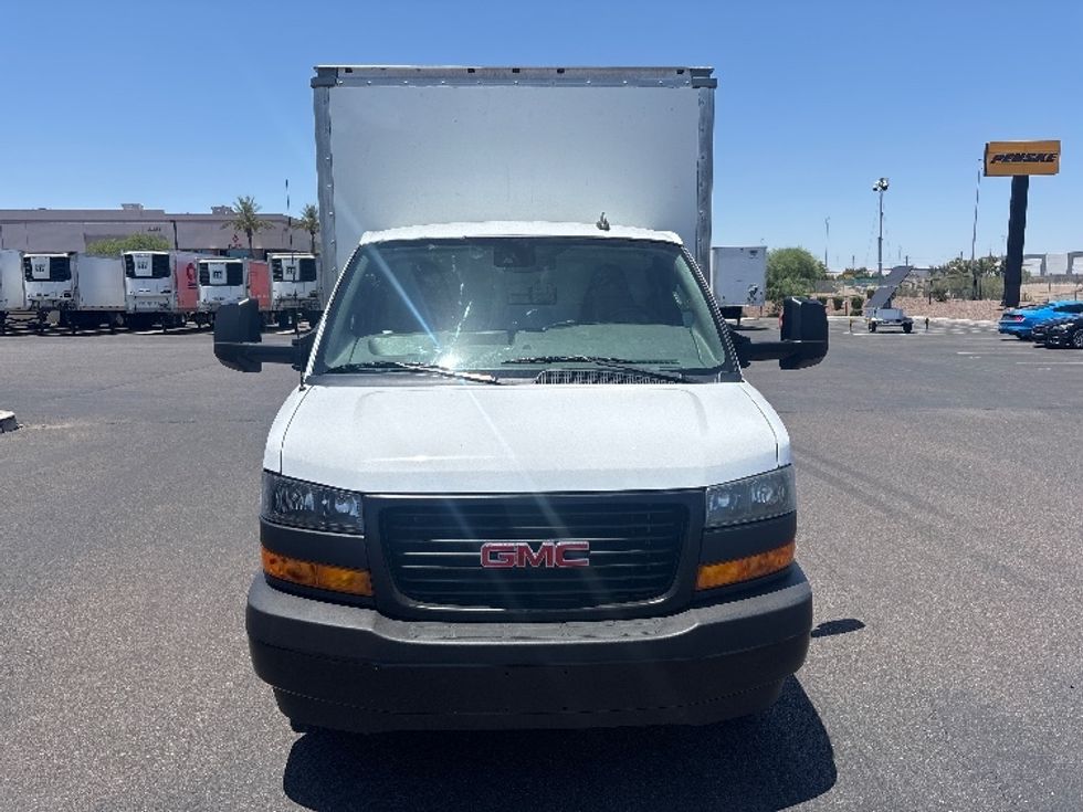Light Duty Box Truck-Light and Medium Duty Trucks-GMC-2022-Savana G33903-Phoenix-AZ-74,095\n\t\tmiles-$ 35,250 - Image 2
