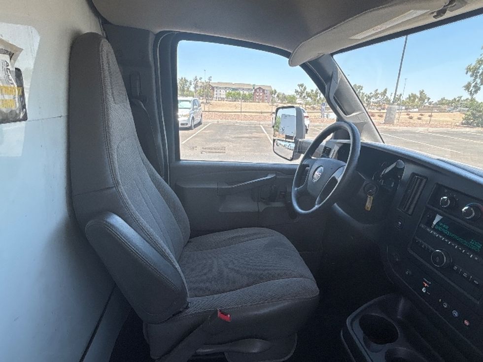 Light Duty Box Truck-Light and Medium Duty Trucks-GMC-2022-Savana G33903-Phoenix-AZ-74,095\n\t\tmiles-$ 35,250 - Image 22