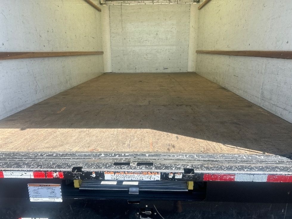 Light Duty Box Truck-Light and Medium Duty Trucks-GMC-2022-Savana G33903-Phoenix-AZ-83,560\n\t\tmiles-$ 26,500 - Image 10