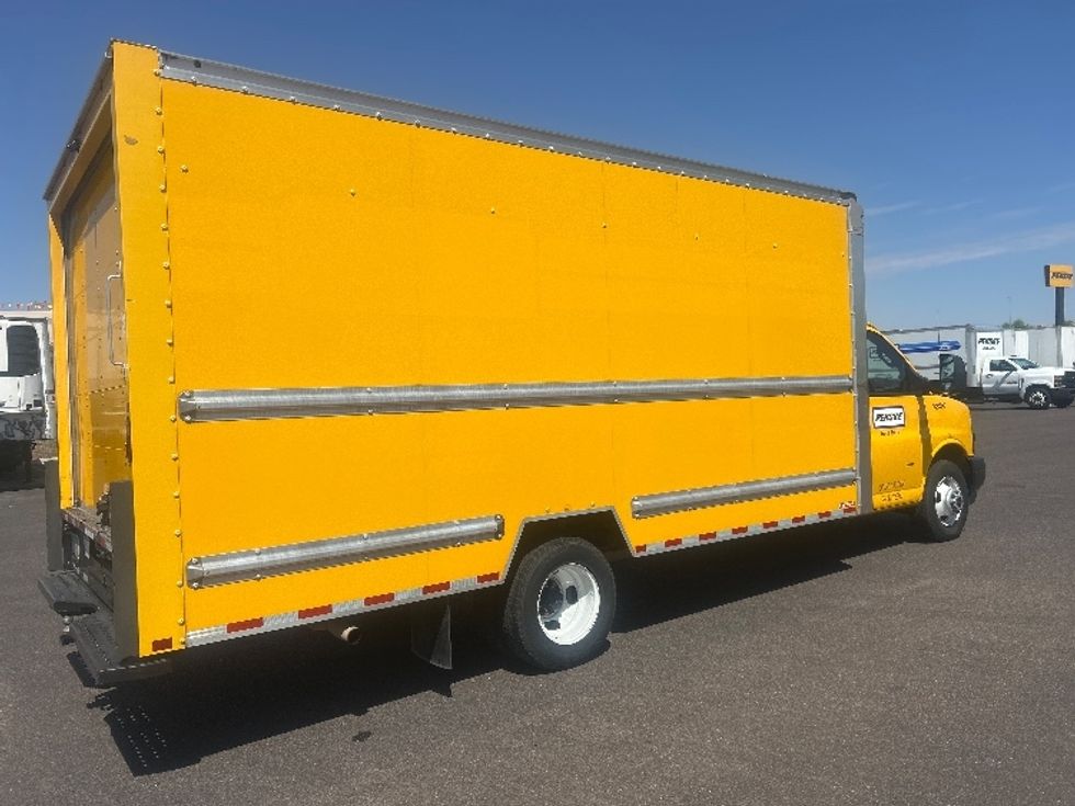Light Duty Box Truck-Light and Medium Duty Trucks-GMC-2022-Savana G33903-Phoenix-AZ-83,560\n\t\tmiles-$ 26,500 - Image 13