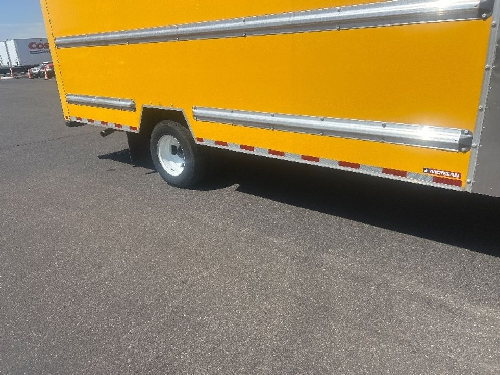 Light Duty Box Truck-Light and Medium Duty Trucks-GMC-2022-Savana G33903-Phoenix-AZ-83,560\n\t\tmiles-$ 26,500 - Image 14