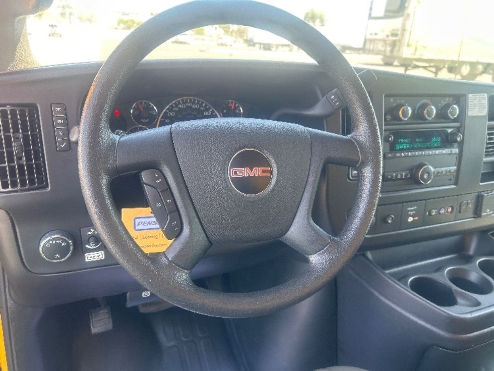 Light Duty Box Truck-Light and Medium Duty Trucks-GMC-2022-Savana G33903-Phoenix-AZ-83,560\n\t\tmiles-$ 26,500 - Image 18