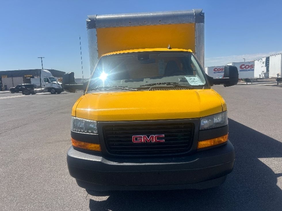 Light Duty Box Truck-Light and Medium Duty Trucks-GMC-2022-Savana G33903-Phoenix-AZ-83,560\n\t\tmiles-$ 26,500 - Image 2