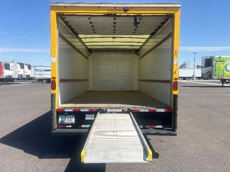 Light Duty Box Truck-Light and Medium Duty Trucks-GMC-2022-Savana G33903-Phoenix-AZ-83,560\n\t\tmiles-$ 26,500 - Image 9