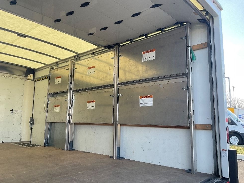 Light Duty Box Truck-Light and Medium Duty Trucks-GMC-2022-Savana G33903-Piqua-OH-35,839\n\t\tmiles-$ 41,750 - Image 11