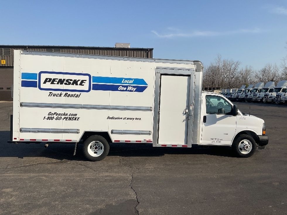 Light Duty Box Truck-Light and Medium Duty Trucks-GMC-2022-Savana G33903-Piqua-OH-35,839\n\t\tmiles-$ 41,750 - Image 13