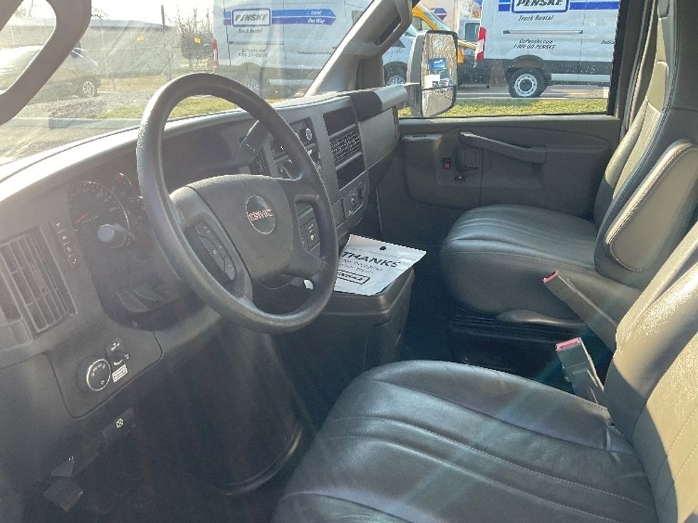 Light Duty Box Truck-Light and Medium Duty Trucks-GMC-2022-Savana G33903-Piqua-OH-35,839\n\t\tmiles-$ 41,750 - Image 15