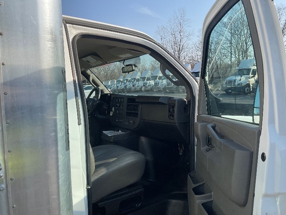 Light Duty Box Truck-Light and Medium Duty Trucks-GMC-2022-Savana G33903-Piqua-OH-35,839\n\t\tmiles-$ 41,750 - Image 18