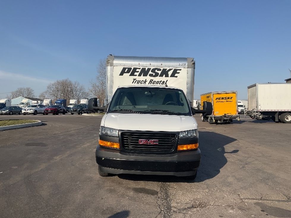 Light Duty Box Truck-Light and Medium Duty Trucks-GMC-2022-Savana G33903-Piqua-OH-35,839\n\t\tmiles-$ 41,750 - Image 2