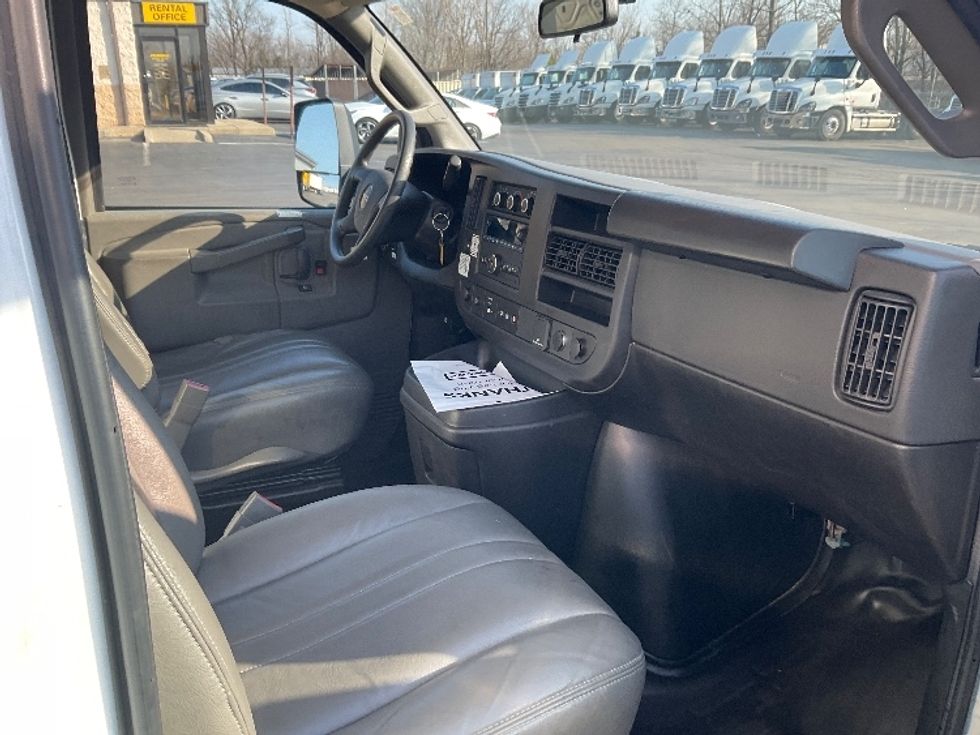 Light Duty Box Truck-Light and Medium Duty Trucks-GMC-2022-Savana G33903-Piqua-OH-35,839\n\t\tmiles-$ 41,750 - Image 20