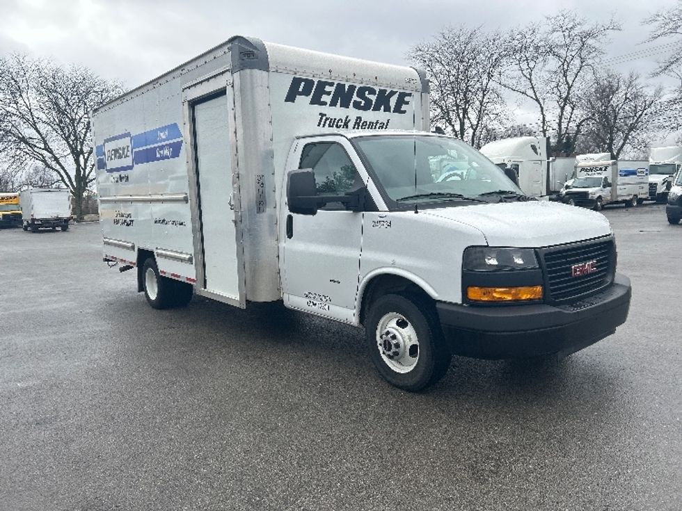 Light Duty Box Truck-Light and Medium Duty Trucks-GMC-2022-Savana G33903-Piqua-OH-55,889\n\t\tmiles-$ 41,500 - Image 1