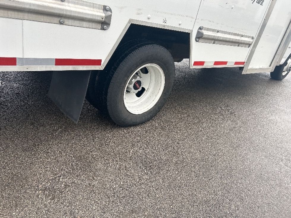 Light Duty Box Truck-Light and Medium Duty Trucks-GMC-2022-Savana G33903-Piqua-OH-55,889\n\t\tmiles-$ 41,500 - Image 14