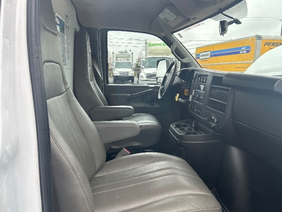 Light Duty Box Truck-Light and Medium Duty Trucks-GMC-2022-Savana G33903-Piqua-OH-55,889\n\t\tmiles-$ 41,500 - Image 22