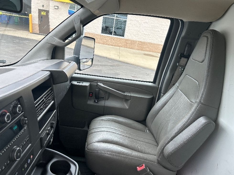 Light Duty Box Truck-Light and Medium Duty Trucks-GMC-2022-Savana G33903-Pittsburgh-PA-37,663\n\t\tmiles-$ 40,750 - Image 18