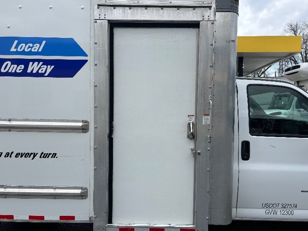 Light Duty Box Truck-Light and Medium Duty Trucks-GMC-2022-Savana G33903-Pittsburgh-PA-37,663\n\t\tmiles-$ 40,750 - Image 24