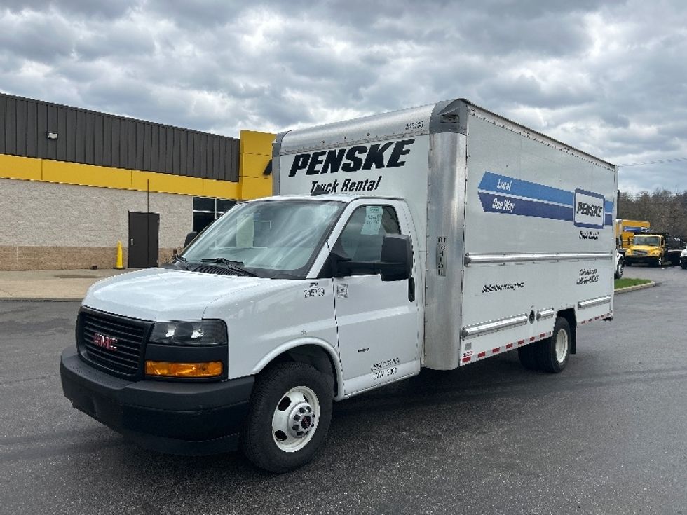 Light Duty Box Truck-Light and Medium Duty Trucks-GMC-2022-Savana G33903-Pittsburgh-PA-37,663\n\t\tmiles-$ 40,750 - Image 3