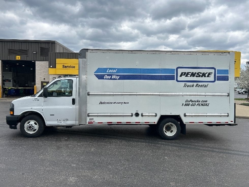 Light Duty Box Truck-Light and Medium Duty Trucks-GMC-2022-Savana G33903-Pittsburgh-PA-37,663\n\t\tmiles-$ 40,750 - Image 4