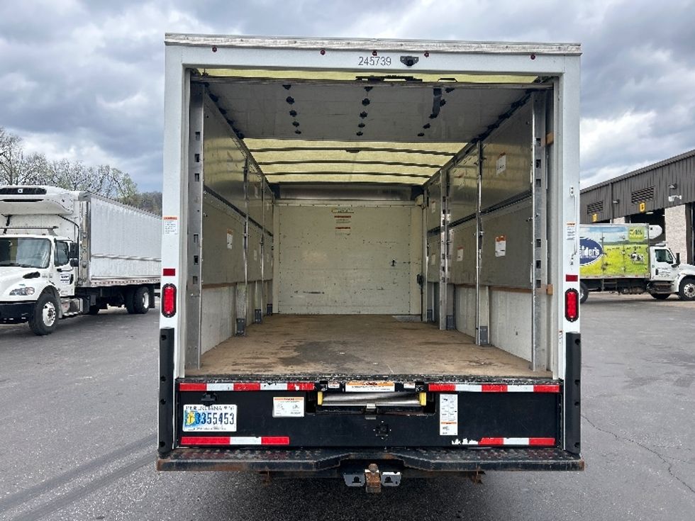 Light Duty Box Truck-Light and Medium Duty Trucks-GMC-2022-Savana G33903-Pittsburgh-PA-37,663\n\t\tmiles-$ 40,750 - Image 8