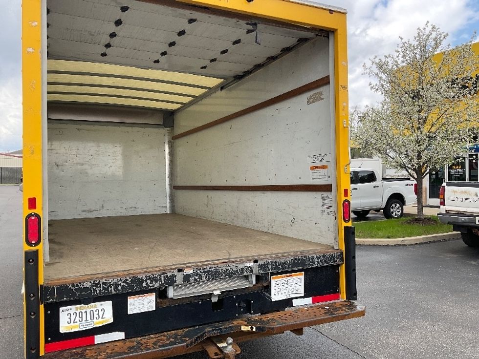 Light Duty Box Truck-Light and Medium Duty Trucks-GMC-2022-Savana G33903-Pittsburgh-PA-69,214\n\t\tmiles-$ 32,500 - Image 12