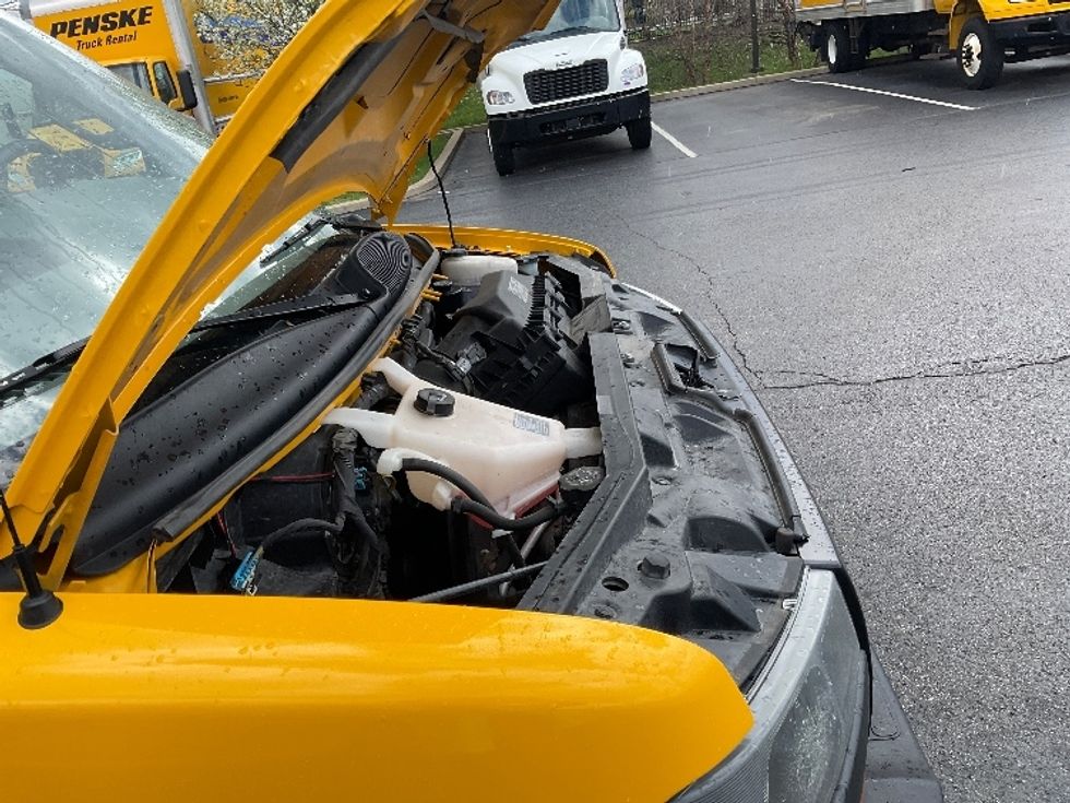 Light Duty Box Truck-Light and Medium Duty Trucks-GMC-2022-Savana G33903-Pittsburgh-PA-69,214\n\t\tmiles-$ 32,500 - Image 23