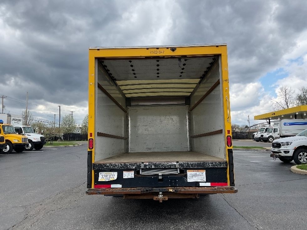 Light Duty Box Truck-Light and Medium Duty Trucks-GMC-2022-Savana G33903-Pittsburgh-PA-69,214\n\t\tmiles-$ 32,500 - Image 8