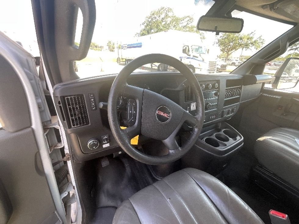 Light Duty Box Truck-Light and Medium Duty Trucks-GMC-2022-Savana G33903-Plymouth-MI-127,464\n\t\tmiles-$ 25,750 - Image 16